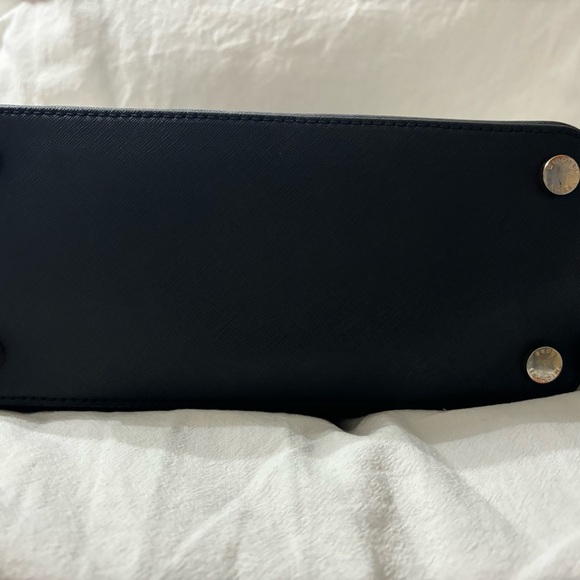 Black leather Michael Kors backpack - Picture 4 of 8